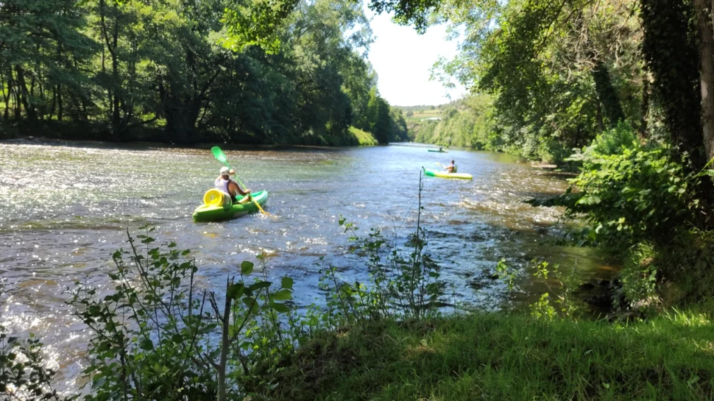 Pas besoin de moniteur pour naviguer dans les gorges de l'allier. Un gilet de sauvetage suffit